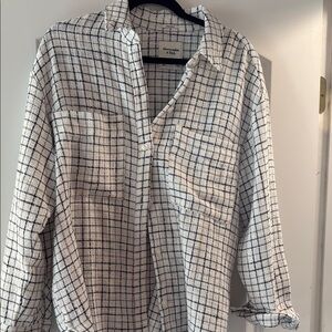 Abercrombie & Fitch Black and White Casual Button Down Shirt